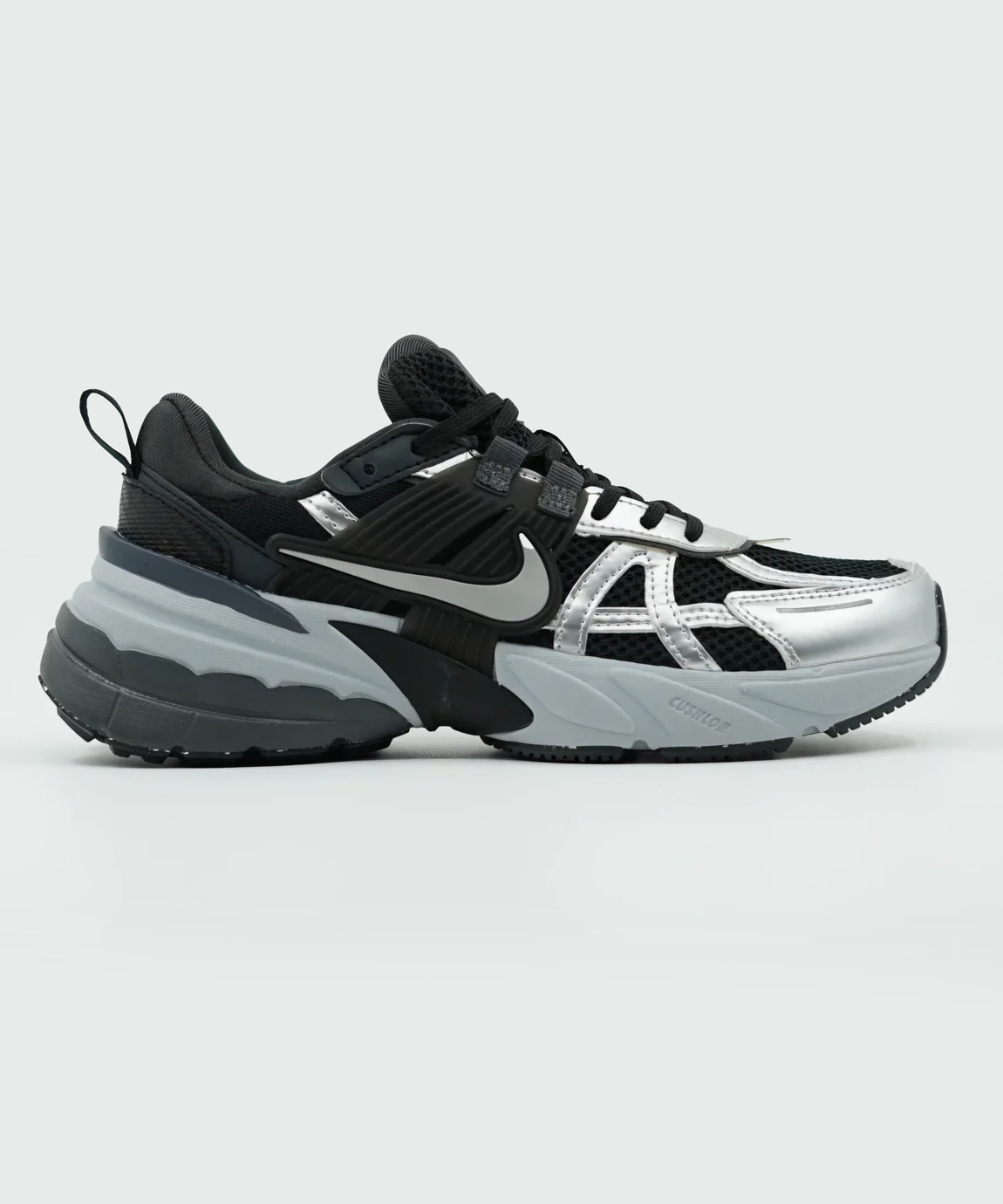 نایک وی تو کی ران رنگ مشکی نقره ای Nike v2k run Black/Metalic Silver
